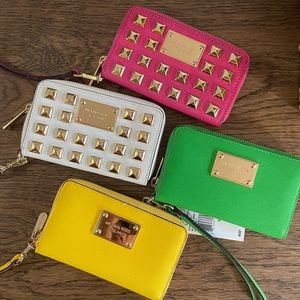 Bundle (Michael Kors Wrislets)